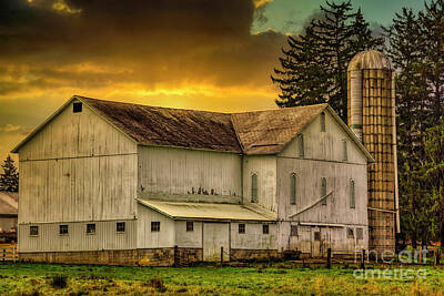 Everett Collection - Old Amish Barn At Sunset by Janice Pariza