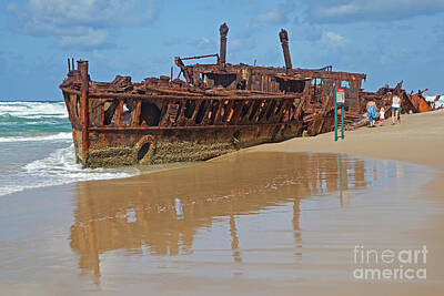 Achieving - SS Maheno on Fraser Island, Australia by Arterra Picture Library