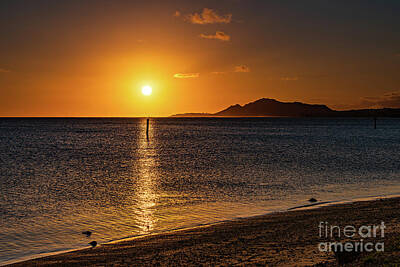 Landscapes Kadek Susanto Royalty Free Images - Sunset over Maunalua Bay with Diamond Head Silhouette from Hawaii Kai Royalty-Free Image by Phillip Espinasse