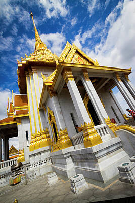 City Scenes Photos - Temple of Wat Traimit. Bangkok, Thailand 02 by Mikel Bilbao Gorostiaga