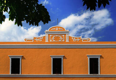 Edward Hopper - Valladolid Colors - skyline of a bright yellowish building facade in downtown Valladolid by Peter Herman